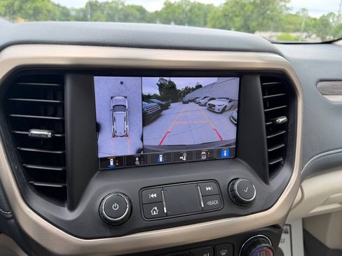 Used 2021 GMC Acadia Denali w/ Denali Ultimate Package AWD/4WD image 18