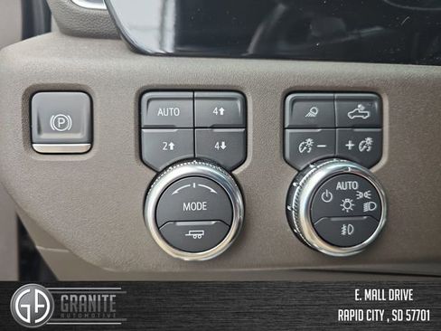 Used 2022 GMC Sierra 1500 SLT w/ SLT Convenience Package image 31