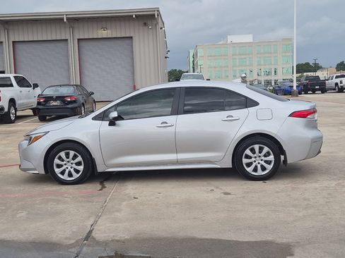 Certified 2025 Toyota Corolla LE FWD image 3