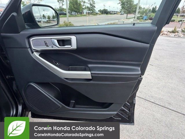 Used 2022 Ford Explorer Limited AWD/4WD image 32