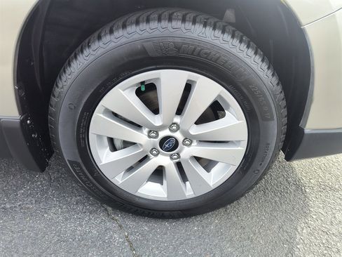 Used 2019 Subaru Outback 2.5i Premium w/ Popular Package #2 image 12