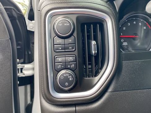 Used 2022 Chevrolet Silverado 1500 LT Trail Boss image 13