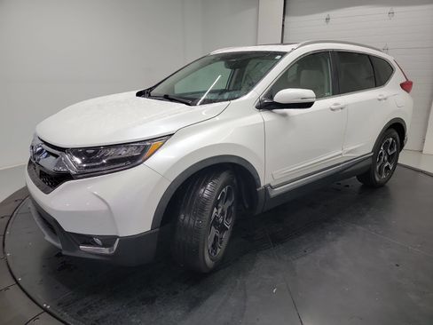 Used 2019 Honda CR-V Touring image 3