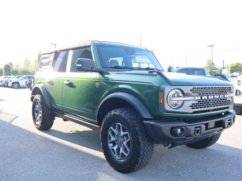 Used 2023 Ford Bronco Badlands AWD/4WD image 5