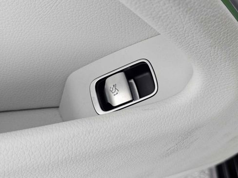 Used 2023 Mercedes-Benz EQS 450+ Sedan image 32