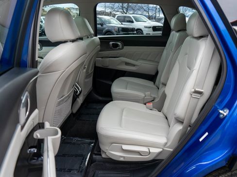 Used 2023 Kia Sorento SX image 14