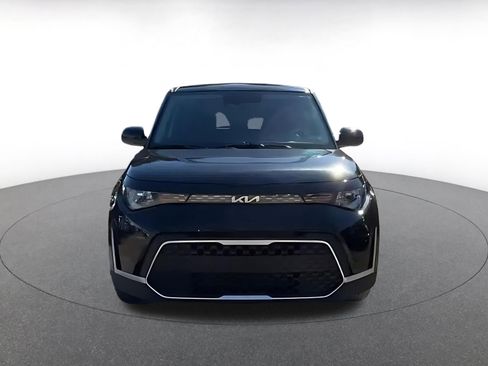 Used 2025 Kia Soul LX w/ LX Technology Package image 3