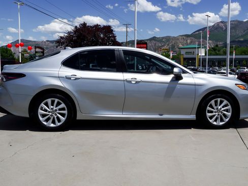Certified 2022 Toyota Camry LE AWD/4WD image 9