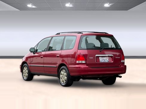 Used 1998 Isuzu Oasis S FWD image 3