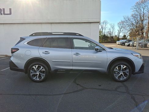 Used 2020 Subaru Outback Limited image 7