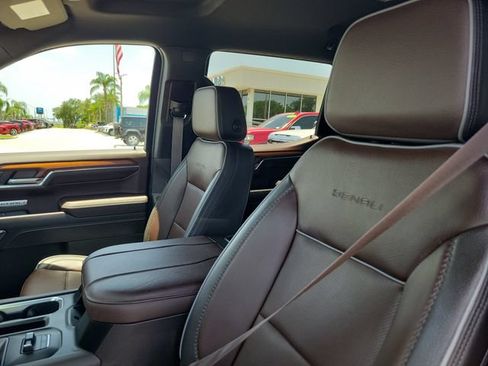 Used 2023 GMC Sierra 1500 Denali AWD/4WD image 15