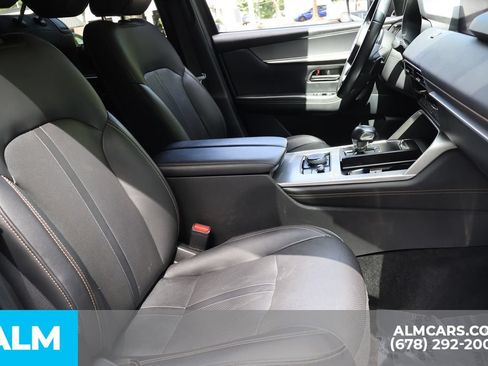 Used 2025 MAZDA CX-90 3.3 Turbo w/ Preferred Package AWD/4WD image 28