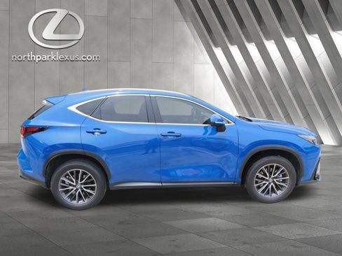 Used 2025 Lexus NX 250 FWD w/ Towing Package (2000 Lbs) image 4