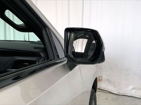 Used 2024 Chevrolet Suburban Z71 w/ Z71 Off-Road Package image 11