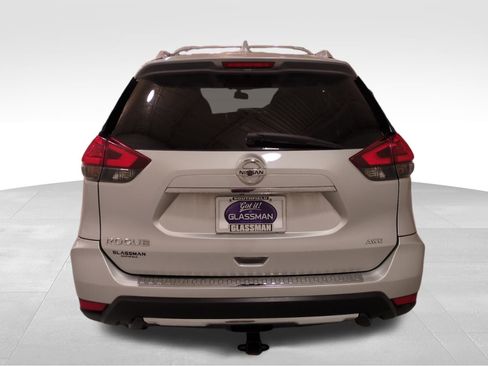 Used 2017 Nissan Rogue S w/ S Family Package image 4