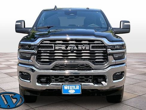Used 2025 RAM 2500 Big Horn AWD/4WD image 3