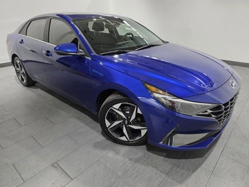 Used 2022 Hyundai Elantra SEL w/ Convenience + Premium Package image 7