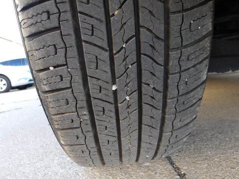 Used 2015 Jeep Cherokee Latitude w/ Comfort/Convenience Group FWD image 42