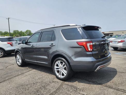 Used 2016 Ford Explorer XLT w/ Equipment Group 202A image 11