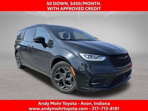 Used 2024 Chrysler Pacifica Limited FWD image 1