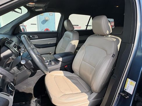 Used 2018 Ford Explorer XLT w/ Equipment Group 202A image 15