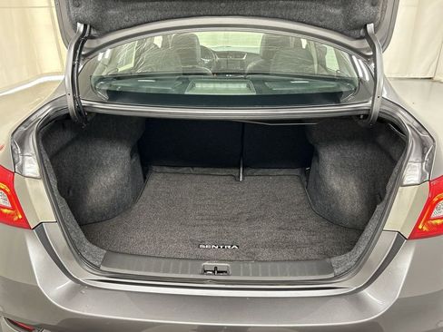 Used 2018 Nissan Sentra SL image 22