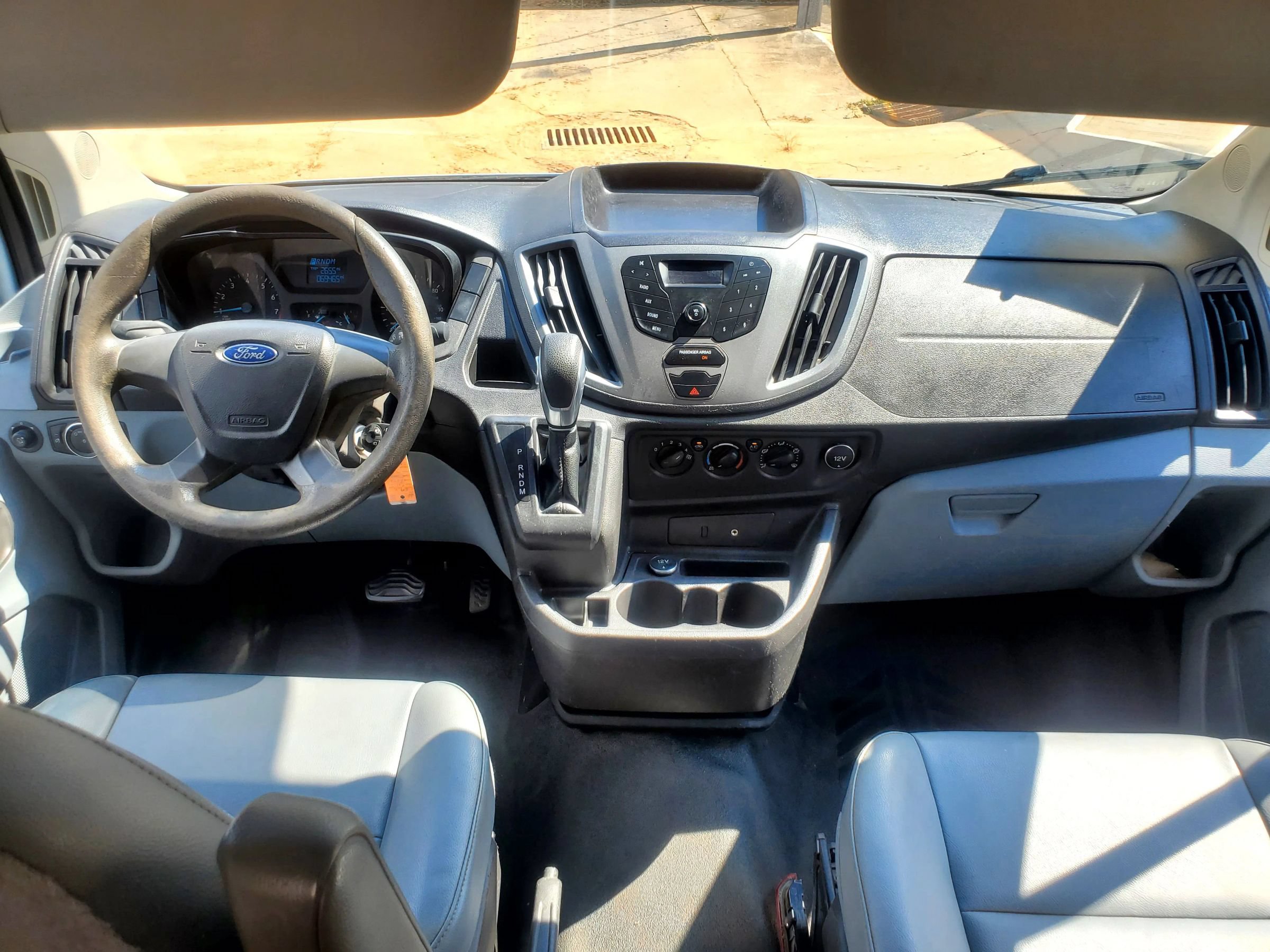 Used 2015 Ford Transit 150 130 Low Roof RWD image 2