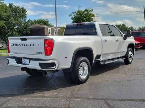 Used 2024 Chevrolet Silverado 3500 High Country w/ High Country Premium Package AWD/4WD image 4