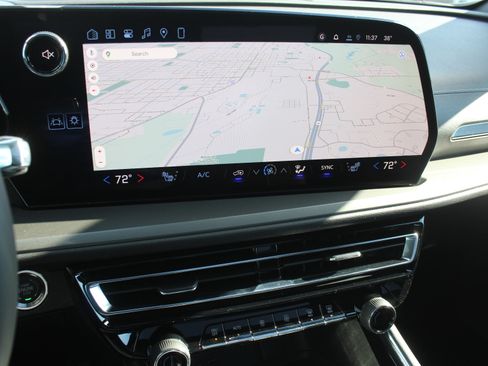 New 2026 Chevrolet Traverse LT w/ Sun and Wheel Package image 13