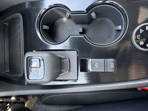 Used 2023 Nissan Rogue SV AWD/4WD image 18