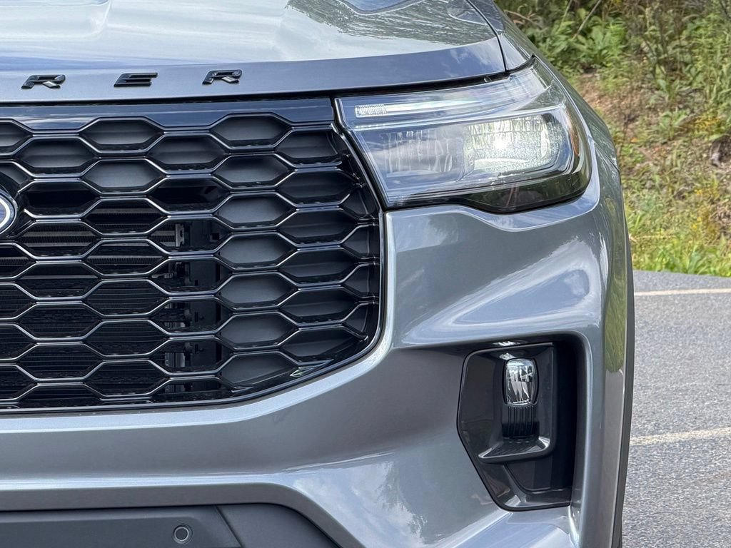 New 2027 Ford Explorer ST-Line AWD/4WD image 2