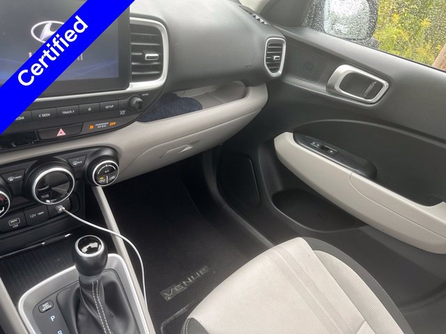 Certified 2024 Hyundai Venue SEL FWD image 9