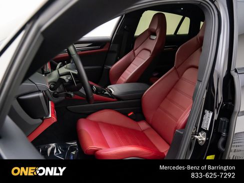 Used 2024 Porsche Panamera image 16