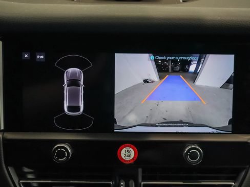 Certified 2024 Porsche Macan S AWD/4WD image 29