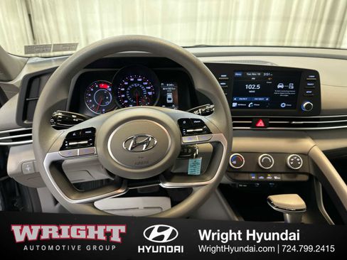 Certified 2023 Hyundai Elantra SE w/ Cargo Package image 19