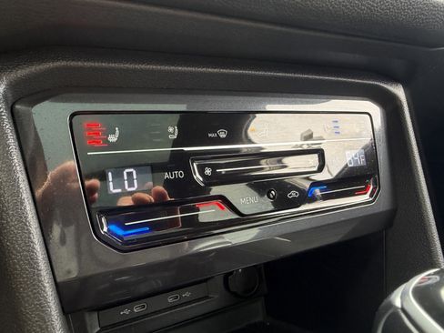 Used 2022 Volkswagen Tiguan SEL R-Line image 40