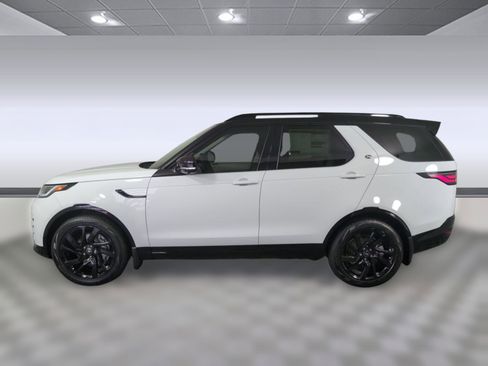 Certified 2025 Land Rover Discovery Dynamic SE image 2