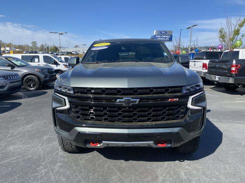 Used 2023 Chevrolet Tahoe Z71 w/ Luxury Package AWD/4WD image 2