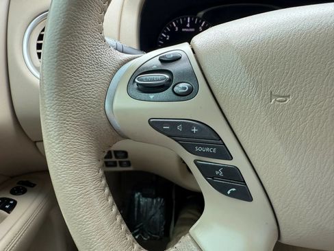 Used 2013 Nissan Pathfinder Platinum FWD image 26