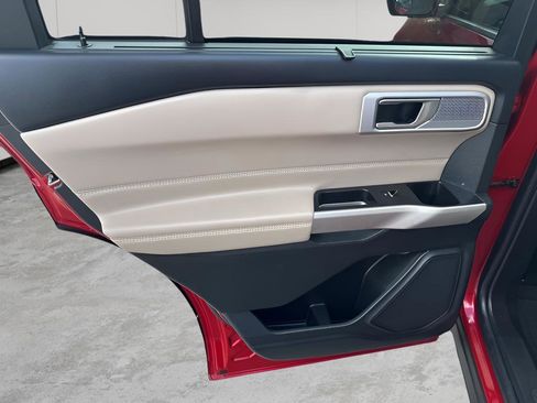 Used 2022 Ford Explorer Limited w/ Hybrid Equipment Group 310A image 17