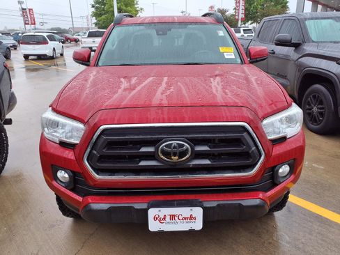 Used 2021 Toyota Tacoma SR5 RWD image 2