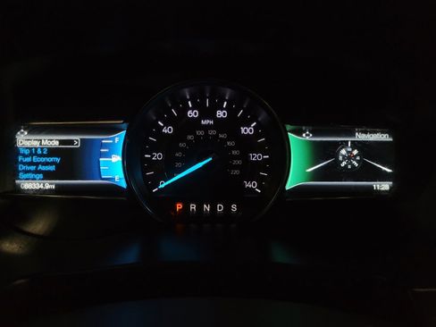 Used 2018 Ford Explorer XLT w/ Equipment Group 201A FWD image 23