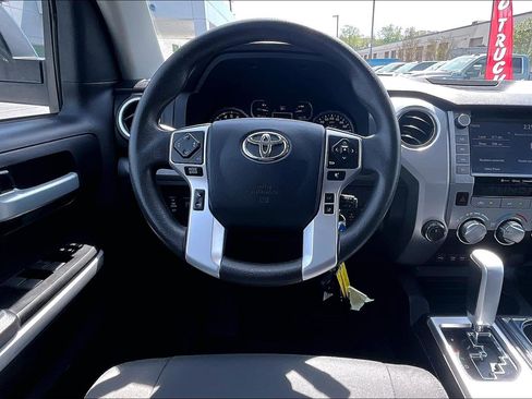 Used 2020 Toyota Tundra SR5 w/ SR5 Convenience Package image 5