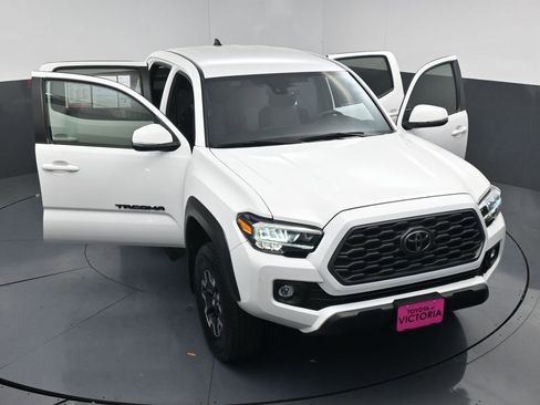 Used 2022 Toyota Tacoma TRD Off-Road image 24