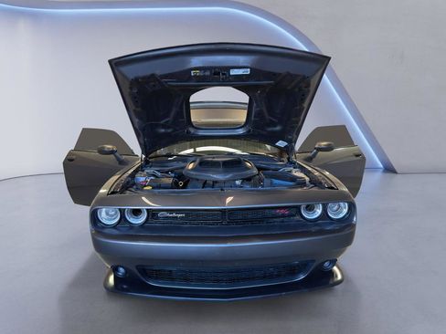 Used 2019 Dodge Challenger R/T Scat Pack w/ Shaker Package RWD image 8