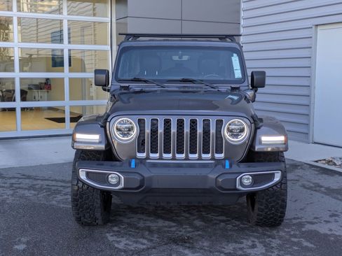 Used 2022 Jeep Wrangler Unlimited Sahara w/ Cold Weather Group image 8