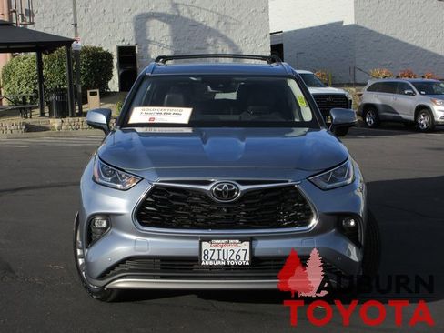 Certified 2022 Toyota Highlander Platinum image 27