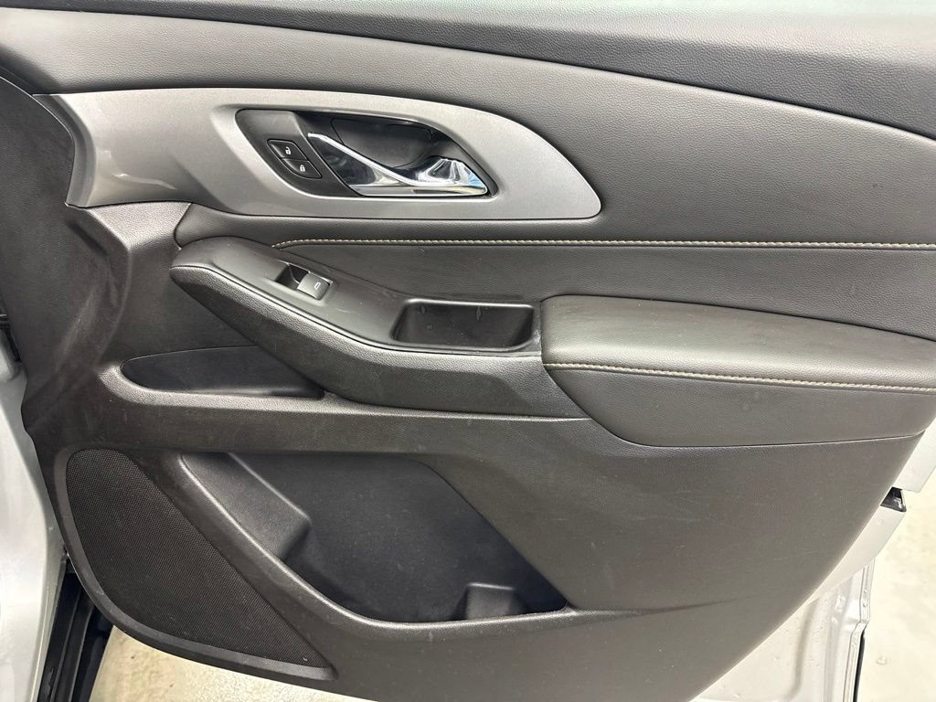 Used 2020 Chevrolet Traverse LT FWD image 8
