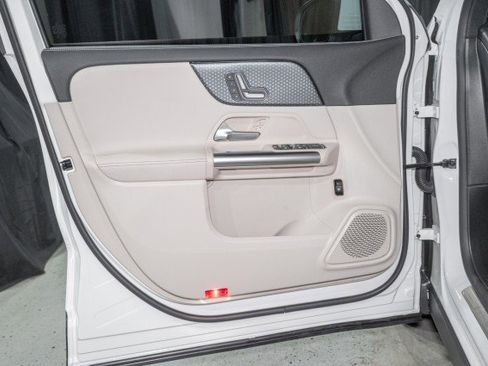 Certified 2025 Mercedes-Benz GLA 250 4MATIC image 9