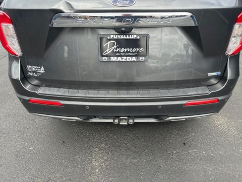 Used 2020 Ford Explorer XLT w/ Equipment Group 202A AWD/4WD image 26